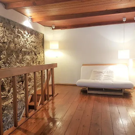 Checkincheckout - Castle Loft Апартаменты