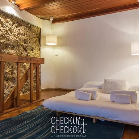 Checkincheckout - Castle Loft Apartman