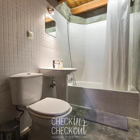Checkincheckout - Castle Loft * Lisboa