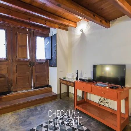Checkincheckout - Castle Loft Apartman Lisboa
