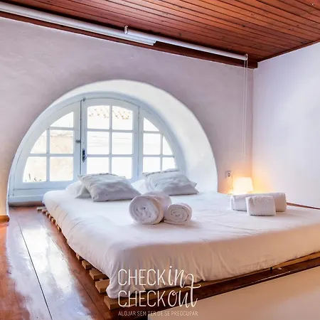 Checkincheckout - Castle Loft *
